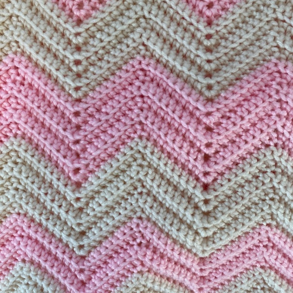 Pink & White Crochet Baby Blanket - Like New Condition - Picture 5 of 6